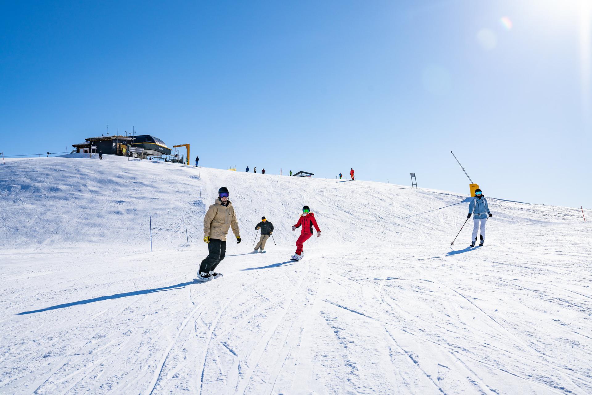 A mixed group riding around in Voss