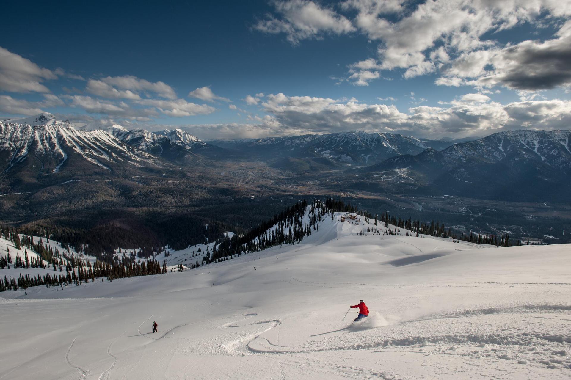 Downhill-skiing-at-Fernie-Alpine-Resort