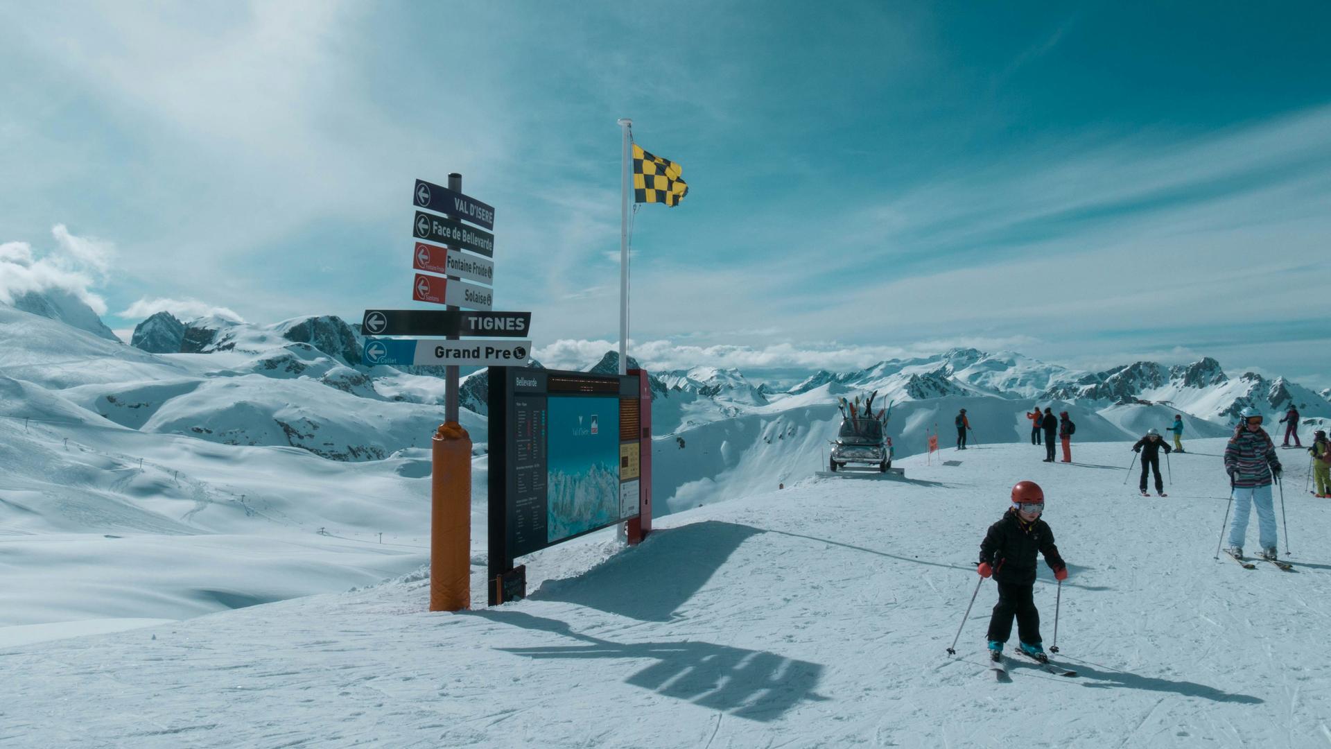 Val-d-isere-and-tignes-signpost