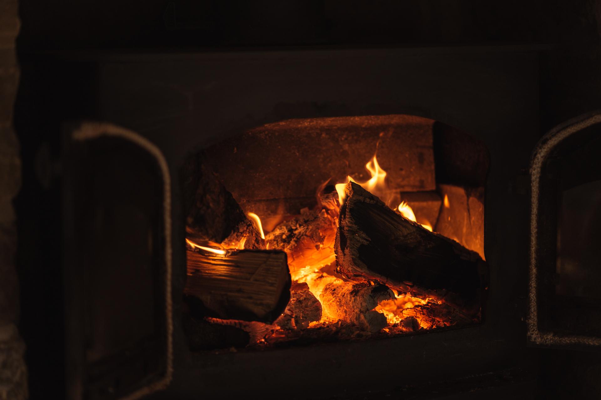 Open wood fire at Obertauern ski resort bar